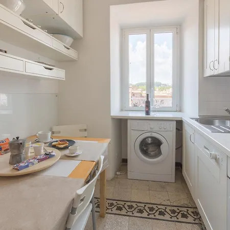 Pellegrino 75 Double Bedroom * Rome