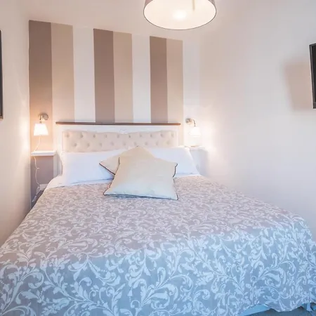 Pellegrino 75 Double Bedroom Apartment *